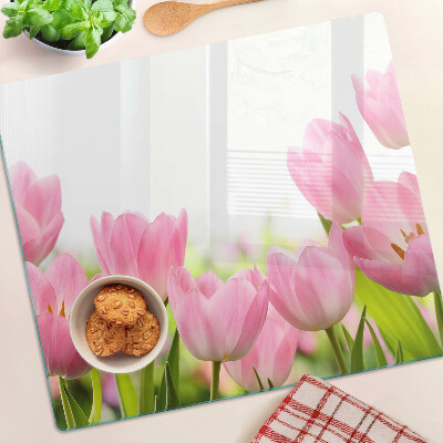 Tabla para cortar Tulipanes rosados en el jardín