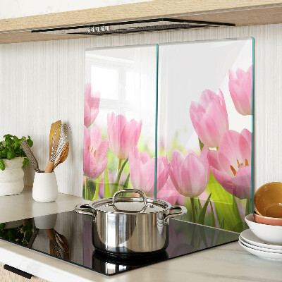 Tabla para cortar Tulipanes rosados en el jardín