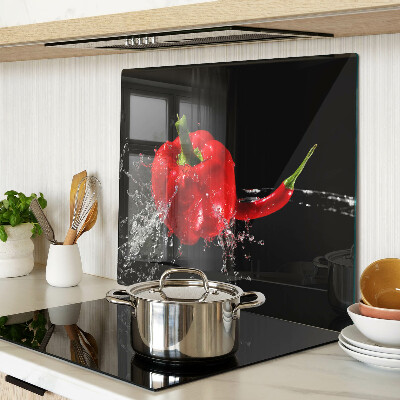 Tabla para cortar Pimiento rojo en agua