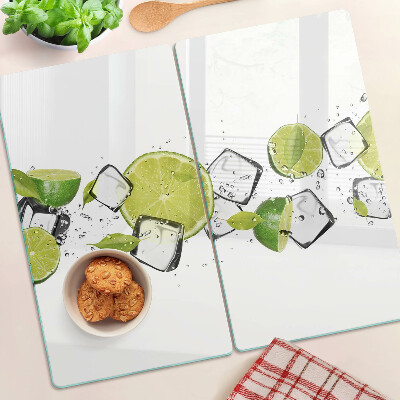 Tabla para cortar Limones con hielo en agua