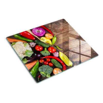 Tabla para cortar Verduras sobre un fondo de madera