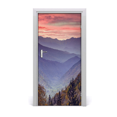 Vinilo para puerta Niebla por encima del monte