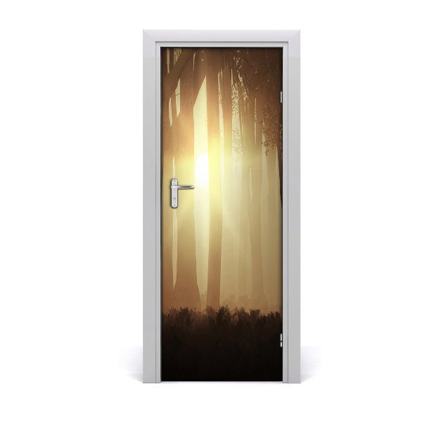 Vinilo para puerta Con la niebla en el bosque