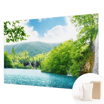 Papel mural con patrón decorativo con motivo de cascada natural