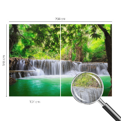 Papel mural con patrón decorativo con motivo 'Cascada del bosque'