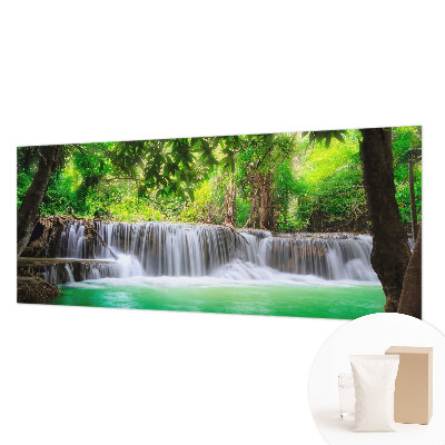 Papel mural con patrón decorativo con motivo 'Cascada del bosque'