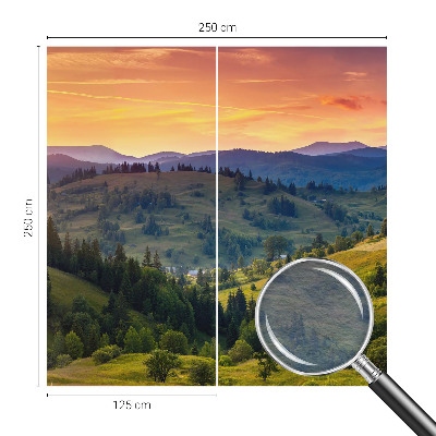 Papel mural con patrón decorativo con un paisaje de montaña