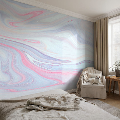 Mural decorativo con un motivo de remolino en tonos pastel