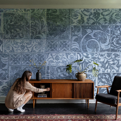 Papel mural con patrón decorativo con motivos de adornos para plantas