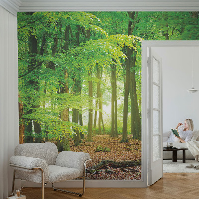 Papel mural con patrón decorativo con diseño de bosque en tonos verdes