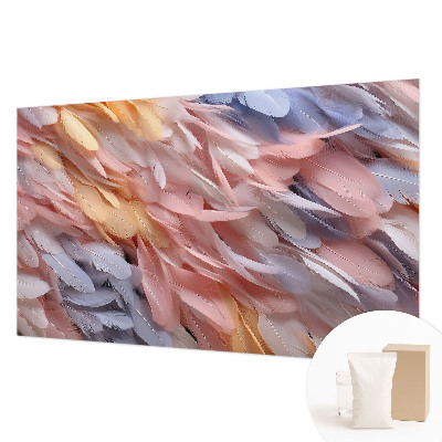 Mural decorativo con un diseño de plumas en tonos pastel