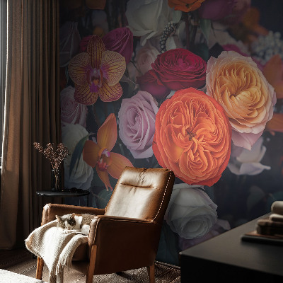Papel mural con patrón decorativo con un motivo de ramo colorido