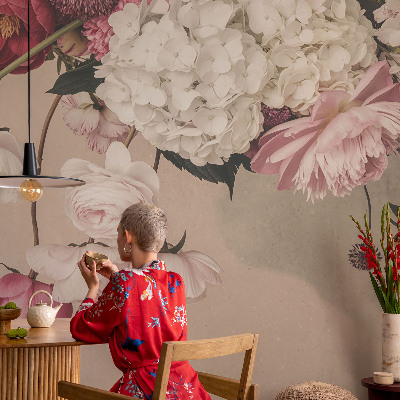 Papel mural con patrón decorativo con un diseño de flores románticas