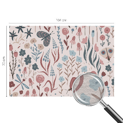 Papel mural texturado decorativo con diseño de flores y pequeños insectos