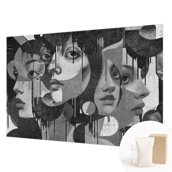 Mural decorativo con un diseño de rostros de mujeres