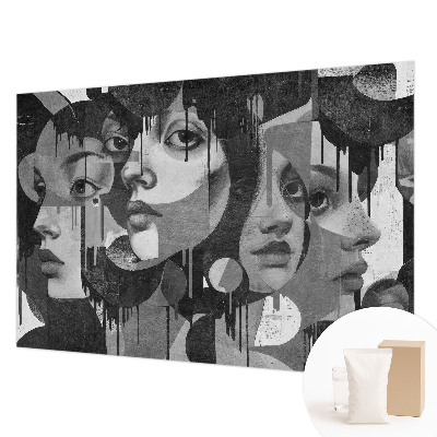 Mural decorativo con un diseño de rostros de mujeres