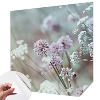 Papel mural texturado decorativo con motivo de flores silvestres