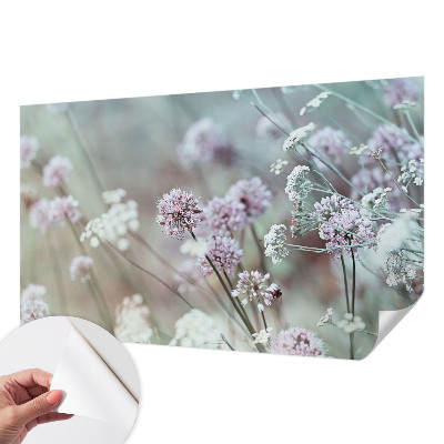 Papel mural texturado decorativo con motivo de flores silvestres