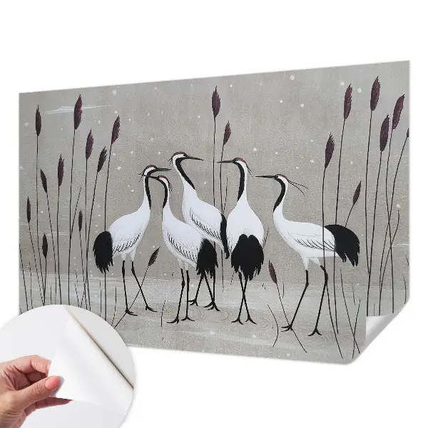 Papel mural con patrón decorativo con un diseño de una bandada de grullas