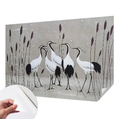 Papel mural con patrón decorativo con un diseño de una bandada de grullas