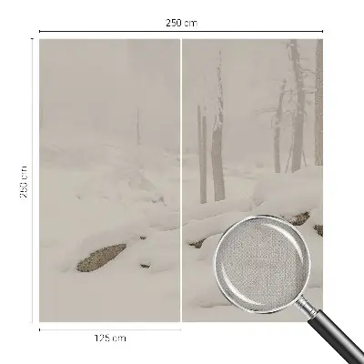Papel mural con patrón decorativo con un motivo de bosque nevado