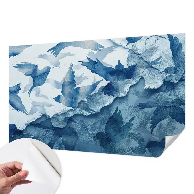 Papel mural texturado decorativo con un motivo de aves dinámicas