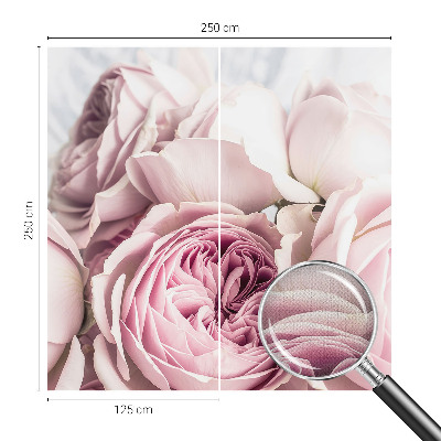 Papel mural con patrón decorativo con un motivo de rosas rosadas