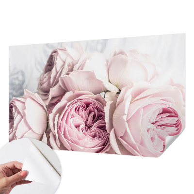 Papel mural con patrón decorativo con un motivo de rosas rosadas