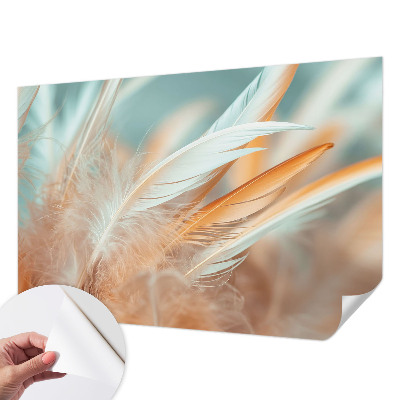Papel mural texturado decorativo con un motivo de plumas delicadas