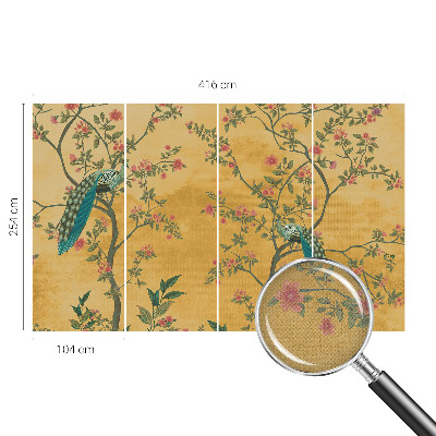 Papel mural con patrón decorativo con estampado de árboles y motivos de pavo real