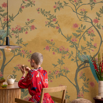 Papel mural con patrón decorativo árboles de pavo real