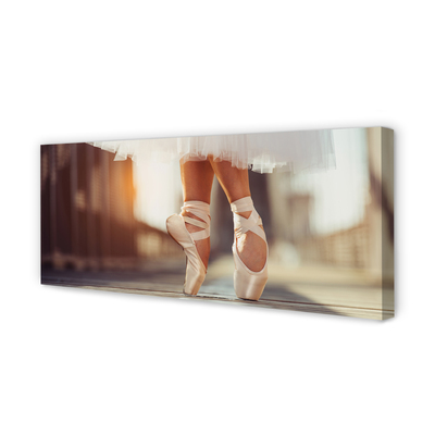 Cuadros sobre lienzo Zapatillas de ballet blancas piernas de la mujer