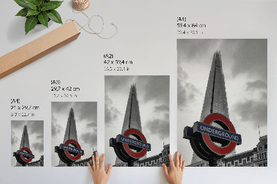 Póster Diseño minimalista de letrero de metro en rascacielos moderno