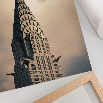 Póster Una elegante torre, simetría visual y una gran variedad de formas arquitectónicas.