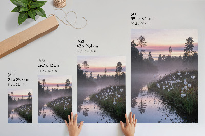 Póster Una mañana tranquila junto al lago en la niebla.