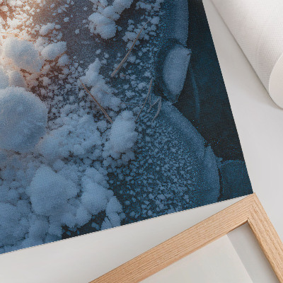 Póster con colores saturados Cristales de hielo en tonos blancos y azules para crear un ambiente invernal.