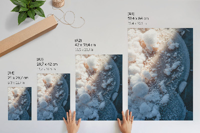 Póster con colores saturados Cristales de hielo en tonos blancos y azules para crear un ambiente invernal.