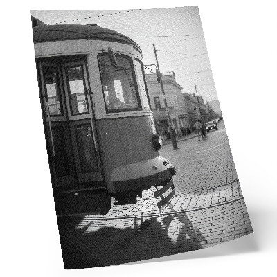 Lámina artística de alta calidad Tranvía blanco y negro en el centro de la ciudad.