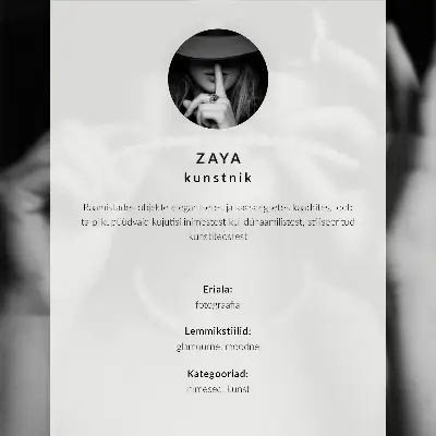 Póster silueta oscura de una mujer con un rayo de luz que transmite paz
