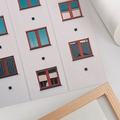 Lienzo decorativo moderno Marcos naranjas, ventanas azules, fachada blanca