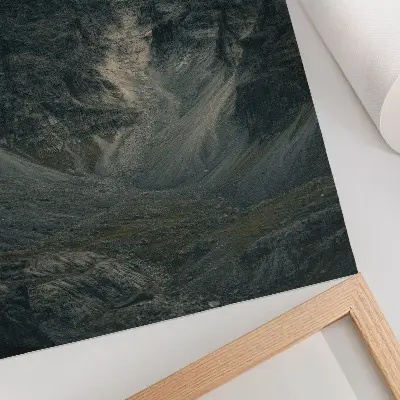 Póster majestuosas cumbres montañosas con naturaleza en estado puro