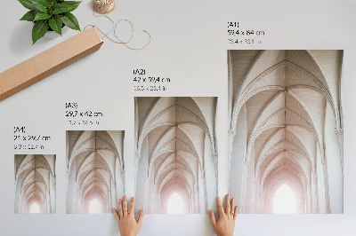 Póster de bóvedas elegantes con arcos, simetría y espacio luminoso