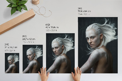 Lienzo decorativo moderno Fondo oscuro, cabello blanco delicado, enfoque