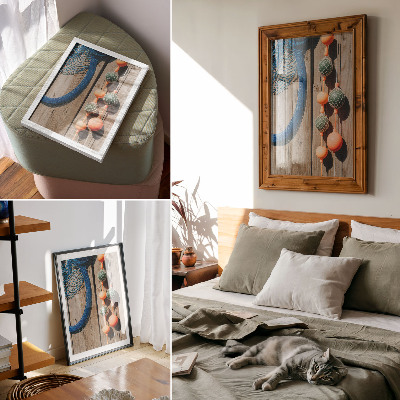 Lienzo decorativo moderno Boyas coloridas, pared de madera, detalles marinos.
