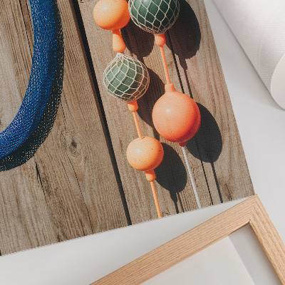 Lienzo decorativo moderno Boyas coloridas, pared de madera, detalles marinos.