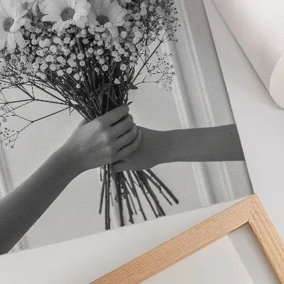 Póster de flores delicadas diseño minimalista y elegante con colores saturados
