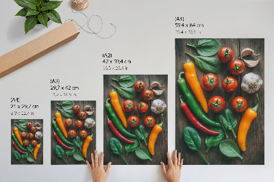 Lienzo decorativo moderno con verduras brillantes sobre un fondo oscuro y rústico