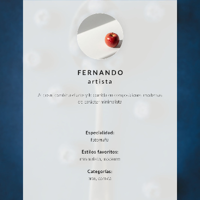 Póster con colores saturados Arándanos en una cuchara sobre fondo azul, elegancia