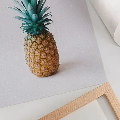 Lienzo decorativo moderno piña con hojas turquesas sobre fondo blanco