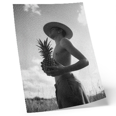 Póster Figura monocromática con sombrero y campo de piñas